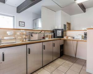 Köök või kööginurk majutusasutuses Rodeway Inn & Suites Omak - Okanogan
