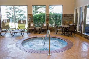 Patio nebo venkovní prostory v ubytování Comfort Inn & Suites