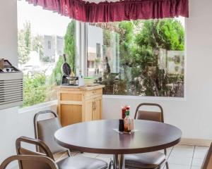 Fotografie z fotogalerie ubytování Rodeway Inn & Suites Omak - Okanogan v destinaci Omak