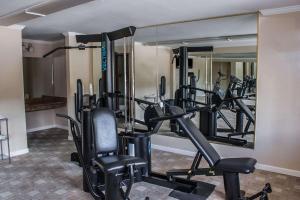 Fitness centrum a/nebo fitness zařízení v ubytování Quality Inn & Suites Fife Seattle