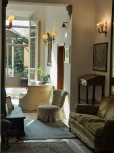 A seating area at Classic Hotel