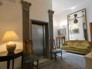 A seating area at Classic Hotel