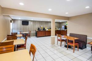 Gallery image of Quality Inn in Fairmont