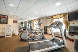 a gym with tread machines and a treadmill at Comfort Inn & Suites Rock Springs-Green River in Rock Springs