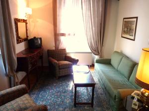 A seating area at Classic Hotel