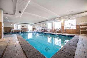 The swimming pool at or close to Comfort Inn & Suites Rock Springs-Green River