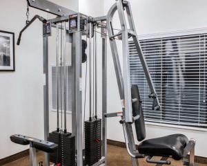 Fitness centrum a/nebo fitness zařízení v ubytování Sleep Inn & Suites Fort Campbell