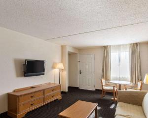 Gallery image of Sunrise Inn & Suites New Orleans in New Orleans