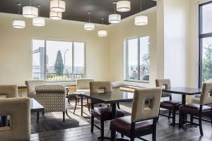 Posezení v ubytování Quality Inn & Suites Clackamas - Portland