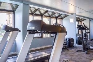 Fitness centrum a/nebo fitness zařízení v ubytování Quality Inn & Suites Clackamas - Portland