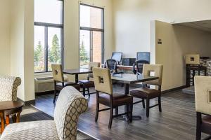 Posezení v ubytování Quality Inn & Suites Clackamas - Portland