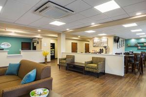 Gallery image of Suburban Studios Monaca - Pittsburgh in Monaca