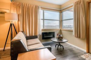 אזור ישיבה ב-Inn at Port Gardner-Everett Waterfront, Ascend Hotel Collection