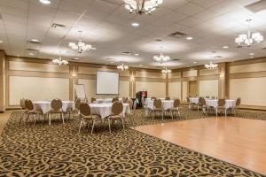 Foto da galeria de Clarion Hotel Sudbury em Sudbury