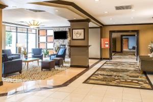 a lobby of a hotel with a waiting room at Comfort Inn & Suites in Meriden