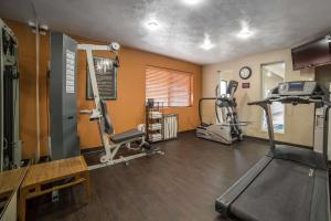 
The fitness centre and/or fitness facilities at Comfort Inn Grand Junction I-70
