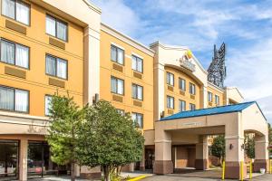 a rendering of the front of a hotel at Comfort Inn & Suites in Meriden