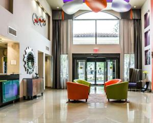 Lobby alebo recepcia v ubytovaní Quality Suites Fort Myers Airport I-75