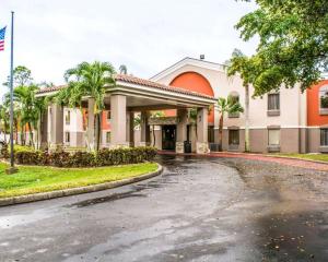 Gallery image of Quality Suites Fort Myers Airport I-75 in Fort Myers