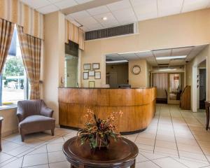 アトランタにあるEcono Lodge Atlanta College Parkの待合室付病院ロビー
