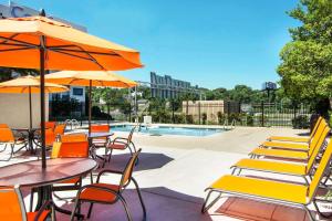 Swimmingpoolen hos eller tæt på Comfort Inn Atlanta Downtown South