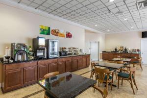 Restoran atau tempat makan lain di Quality Inn Midtown Savannah