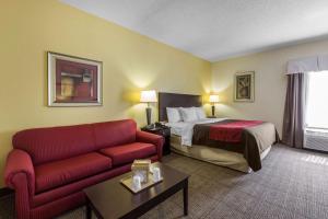 Кровать или кровати в номере Comfort Inn and Suites Thomson