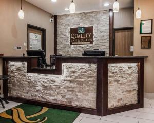 a lobby of a quality inn and suites at Quality Inn & Suites Des Moines Airport in Des Moines