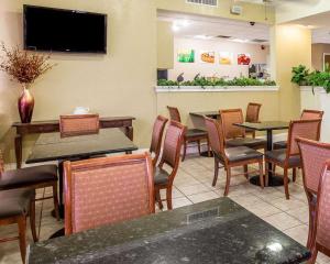 מסעדה או מקום אחר לאכול בו ב-Quality Inn at the Mall - Valdosta