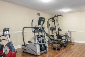 Fitness centrum a/nebo fitness zařízení v ubytování Comfort Inn