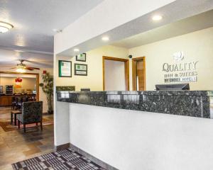 Lobby o reception area sa Quality Inn & Suites Ankeny-Des Moines