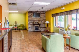 Afbeelding uit fotogalerij van Econo Lodge Inn & Suites in Newton