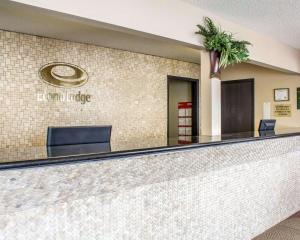 a lobby of a hospital with a sign on the wall at Econo Lodge in Ames