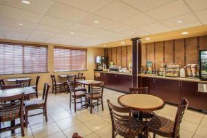 Foto da galeria de Quality Inn & Suites St Charles -West Chicago em Saint Charles