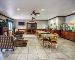 Restavracija oz. druge možnosti za prehrano v nastanitvi Quality Inn Peru near Starved Rock State Park