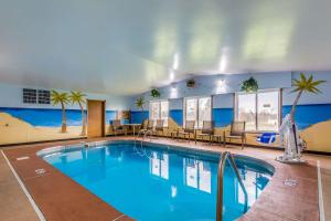Πισίνα στο ή κοντά στο Quality Inn I-74 Batesville