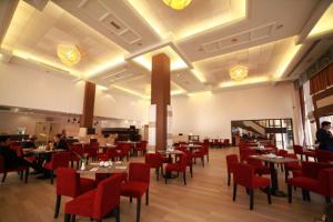 Restoran atau tempat makan lain di Grand Riverview Hotel