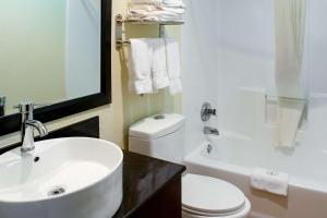 Baðherbergi á Quality Inn Plainfield - Indianapolis West