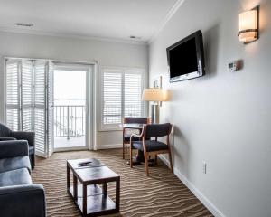 Imagen de la galería de Island Inn & Suites, Ascend Hotel Collection, en Piney Point