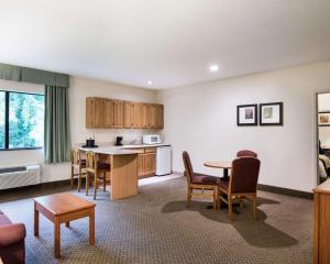拉瓦萊的住宿－Comfort Inn & Suites LaVale - Cumberland，相簿中的一張相片