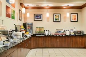 Restoran atau tempat makan lain di Comfort Inn & Suites Lexington Park