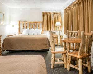 Gallery image of Quality Inn & Suites Beachfront in Mackinaw City