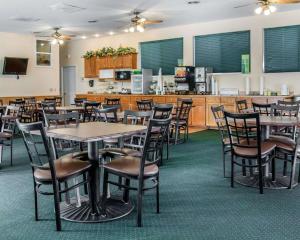 Gallery image of Quality Inn & Suites Beachfront in Mackinaw City