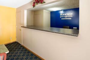 Gallery image of Rodeway Inn & Suites in Austin