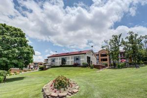 Gallery image of Quality Inn West in Branson