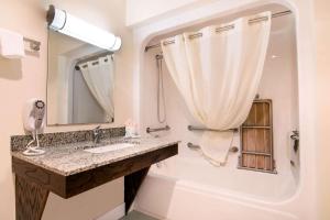 Billede fra billedgalleriet på Quality Inn & Suites Carthage near Precious Moments Chapel i Carthage