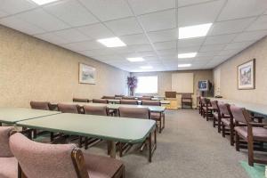 Gallery image of Econo Lodge Inn & Suites Joplin in Joplin
