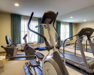 Fitnesscenter och/eller fitnessfaciliteter på Econo Lodge Inn & Suites