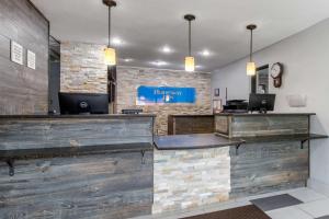 Η κουζίνα ή μικρή κουζίνα στο Rodeway Inn Winston Salem Route 52