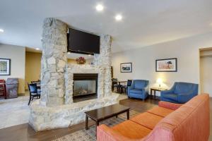 Гостиная зона в Comfort Inn & Suites Bellevue - Omaha Offutt AFB